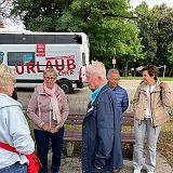 028 - De strenge gids stond al te wachten